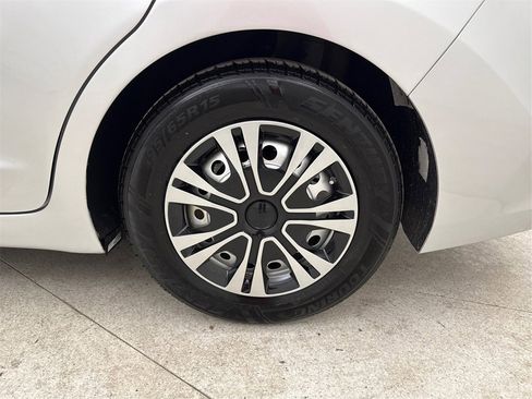 Used 2018 Hyundai Elantra SE image 11