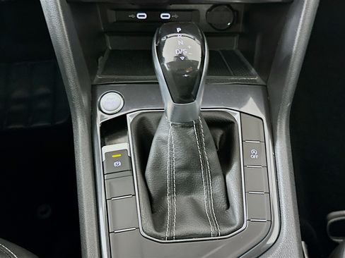 Used 2024 Volkswagen Tiguan SE image 23