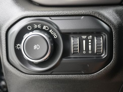 Used 2020 Jeep Wrangler Unlimited Sport AWD/4WD image 24