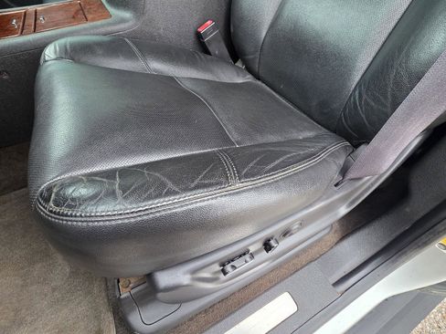 Used 2012 Chevrolet Avalanche LTZ AWD/4WD image 37