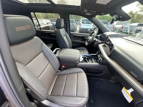 New 2026 Chevrolet Suburban High Country w/ Sun And Tow Package RWD image 23
