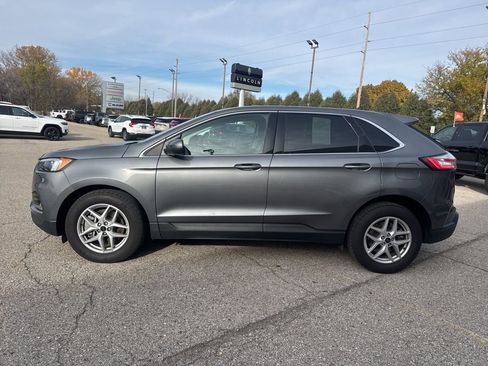 Used 2024 Ford Edge SEL w/ Convenience Package image 4
