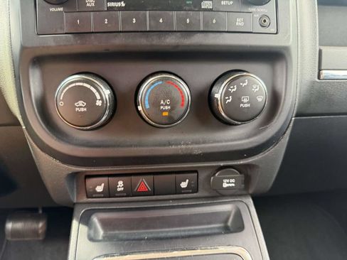 Used 2015 Jeep Patriot Latitude AWD/4WD image 28