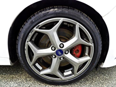 Used 2017 Ford Focus ST FWD image 21