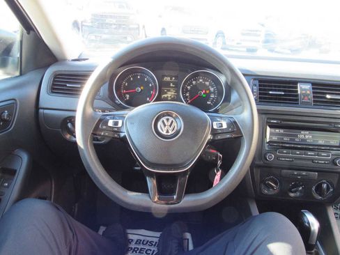 Used 2015 Volkswagen Jetta S image 18