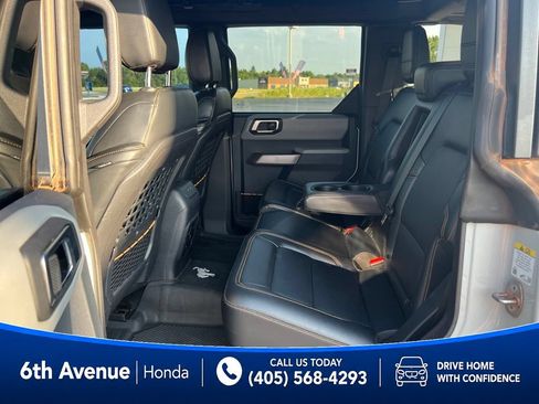 Used 2023 Ford Bronco Badlands w/ Sasquatch Package AWD/4WD image 19