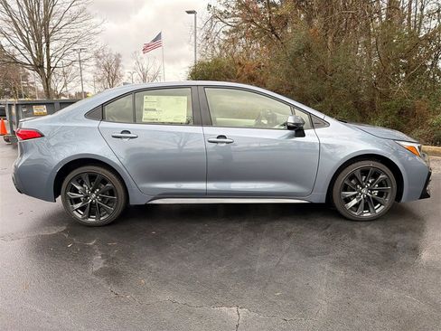 New 2026 Toyota Corolla SE image 2