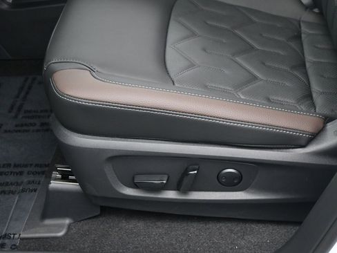 New 2026 Nissan Pathfinder Platinum image 16