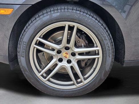 Used 2021 Porsche Macan AWD/4WD image 28