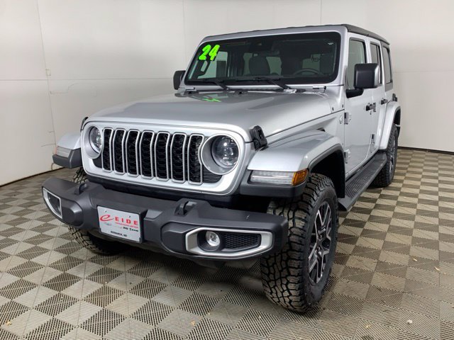 Used 2024 Jeep Wrangler Unlimited Sahara w/ Safety Group AWD/4WD image 9