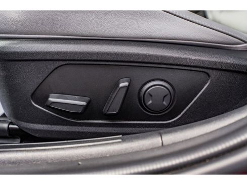 Used 2024 Hyundai Elantra Limited FWD image 9