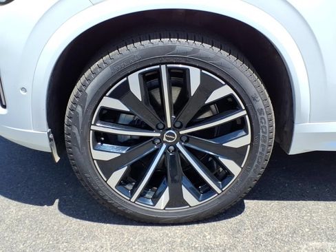 Used 2025 Volvo XC90 B6 Plus w/ Protection Package Premier AWD/4WD image 10