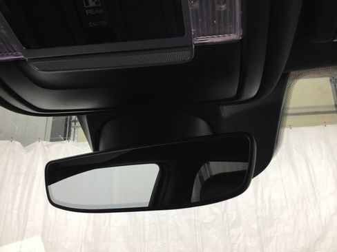 Used 2024 RAM 1500 Laramie AWD/4WD image 34