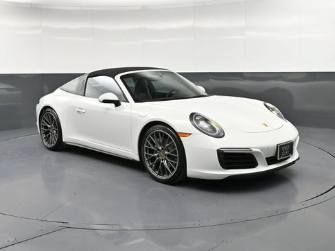 Certified 2019 Porsche 911 Targa 4 AWD/4WD image 10