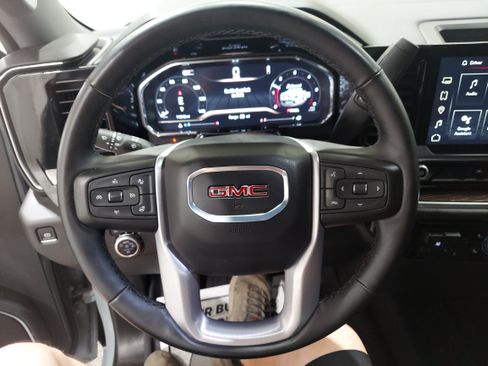 Used 2024 GMC Sierra 1500 Elevation AWD/4WD image 7