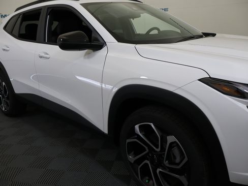 New 2026 Chevrolet Trax RS w/ Sunroof Package FWD image 4