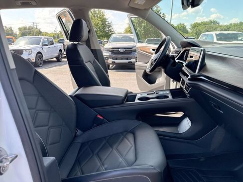 Used 2024 Volkswagen Atlas SE AWD/4WD image 21