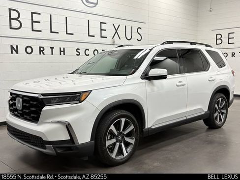 Used 2024 Honda Pilot Touring image 6