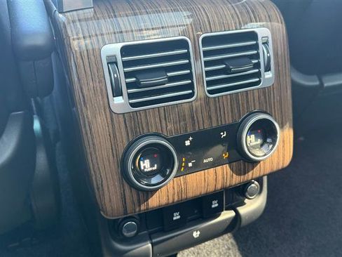 Used 2018 Land Rover Range Rover Supercharged image 27