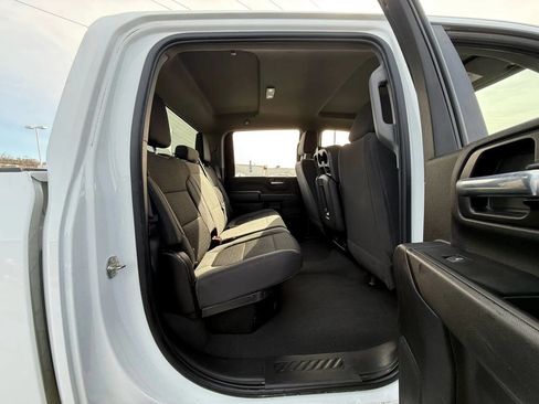 Used 2022 Chevrolet Silverado 2500 Custom w/ Custom Convenience Package image 19