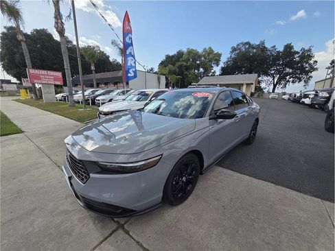 Used 2025 Honda Accord SE image 1