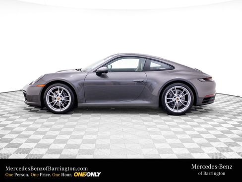 Used 2022 Porsche 911 Carrera RWD image 2