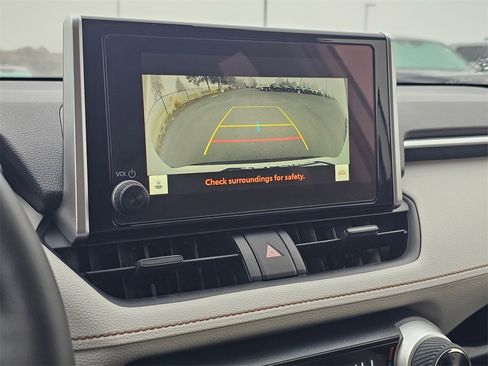 Used 2025 Toyota RAV4 XLE image 25