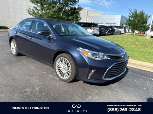 Used 2018 Toyota Avalon Limited FWD image 1