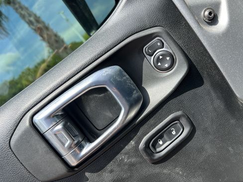 Used 2021 Jeep Gladiator Sport AWD/4WD image 15