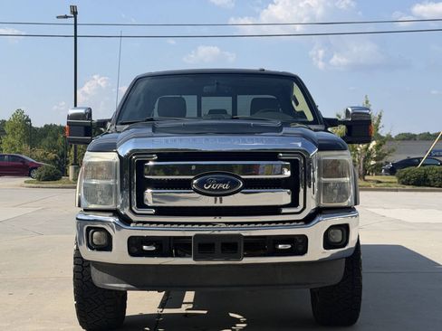 Used 2013 Ford F250 Lariat w/ Lariat Ultimate Pkg AWD/4WD image 2