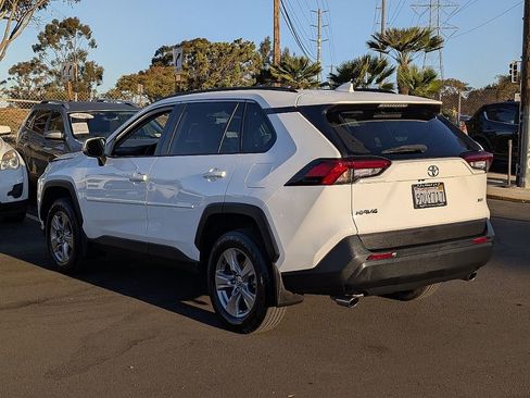 Used 2022 Toyota RAV4 XLE image 8