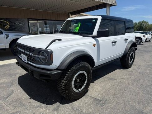 Used 2024 Ford Bronco Badlands w/ Sasquatch Package AWD/4WD image 2