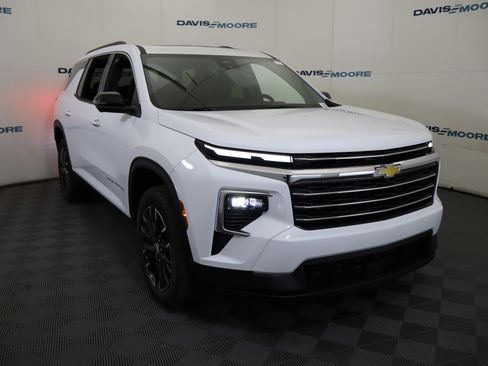 New 2026 Chevrolet Traverse LT w/ Sun and Wheel Package image 3