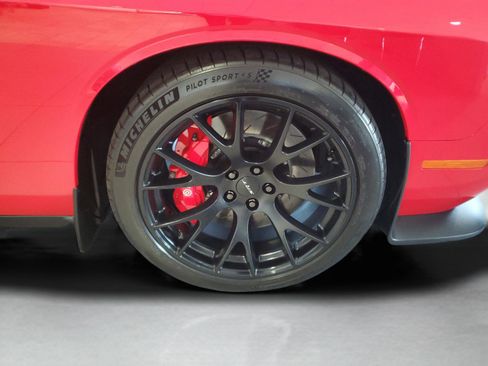 Used 2015 Dodge Challenger SRT Hellcat image 6
