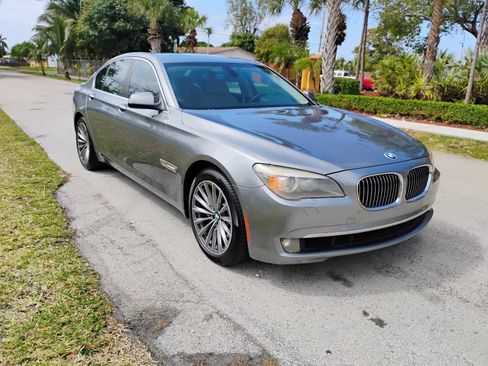 Used 2012 BMW 740i RWD image 3