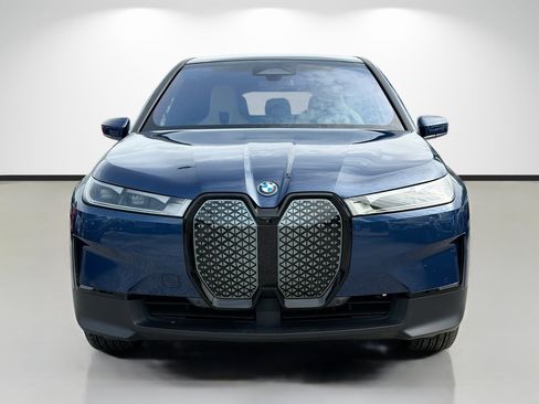 Used 2024 BMW iX xDrive50 w/ Convenience Package AWD/4WD image 8
