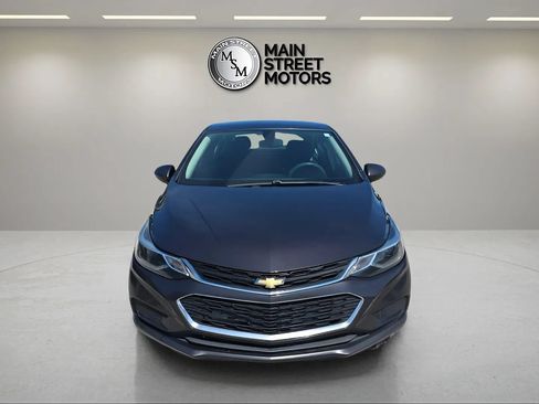 Used 2017 Chevrolet Cruze LT FWD image 8
