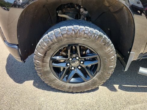 Used 2021 Chevrolet Silverado 1500 Custom Trail Boss AWD/4WD image 42