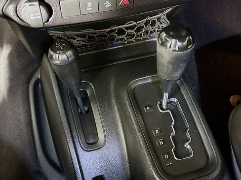 Used 2018 Jeep Wrangler Sport image 18