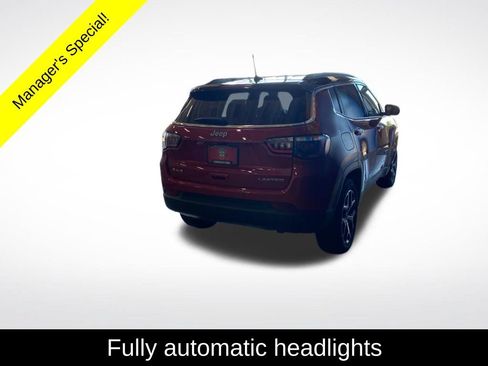 Used 2025 Jeep Compass Limited AWD/4WD image 16