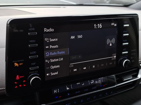 Certified 2021 Toyota Sienna Platinum image 27