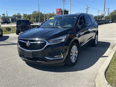 Used 2018 Buick Enclave Premium w/ Experience Buick Package image 2