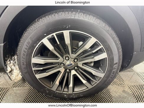 Used 2017 Ford Explorer Platinum image 34