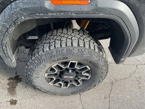 Used 2026 GMC Sierra 2500 AT4X image 17