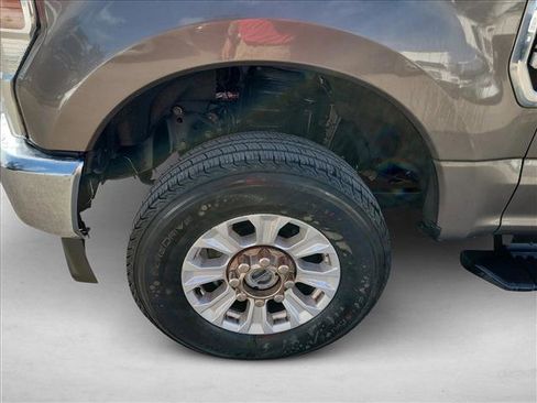 Used 2020 Ford F250 XLT w/ FX4 Off-Road Package image 9