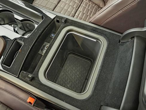 Used 2024 Cadillac Escalade Sport Platinum w/ Heavy-Duty Trailer Package AWD/4WD image 30