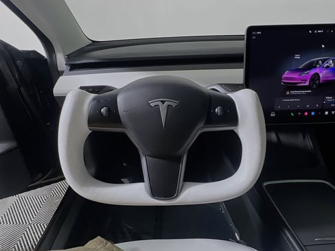 Used 2023 Tesla Model 3 Standard Range image 18