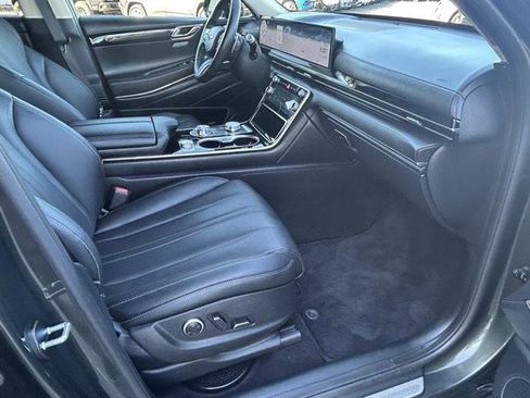 Used 2025 Genesis GV80 2.5T Standard image 18