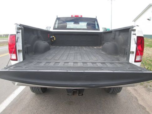 Used 2017 RAM 3500 Tradesman w/ Chrome Appearance Group AWD/4WD image 9