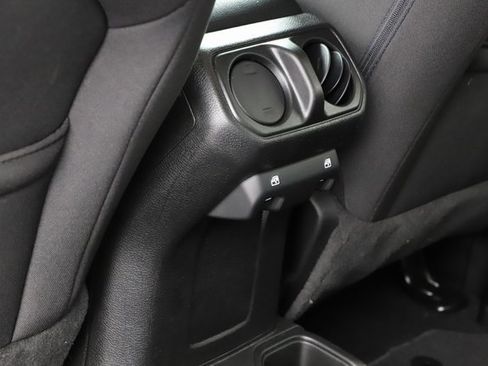 Used 2023 Jeep Gladiator Sport image 17